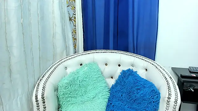 Snapshot of Analia18_ chatting on February 2025 12:06:02 PM Analia18 online show from February 2025 12:06:02 PM