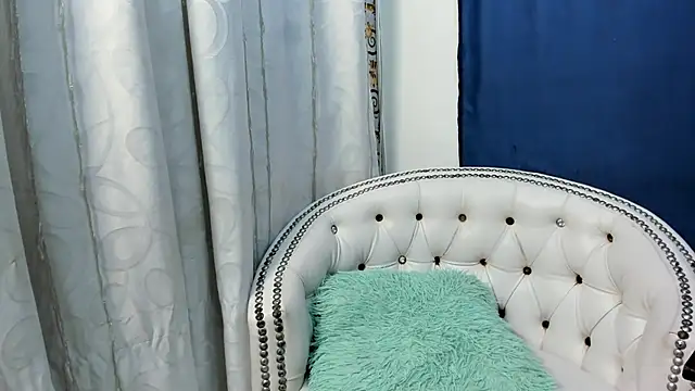 Snapshot of Analia18_ chatting on February 2025 12:37:02 PM Analia18 online show from February 2025 12:37:02 PM