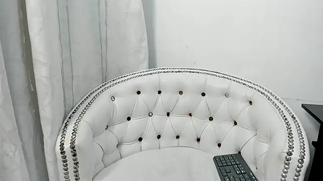 Snapshot of Analia18_ chatting on February 2025 12:58:01 PM Analia18 online show from February 2025 12:58:01 PM