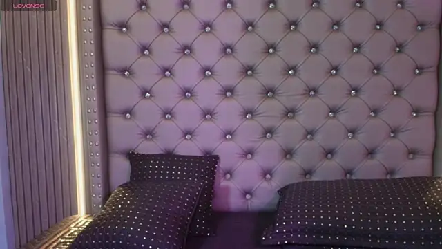 Snapshot of CAMILA_JHONS chatting on January 2025 01:41:01 PM CAMILA JHONS online show from January 2025 01:41:01 PM