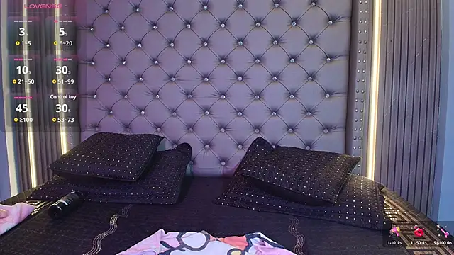 Snapshot of CAMILA_JHONS chatting on January 2025 01:49:01 PM CAMILA JHONS online show from January 2025 01:49:01 PM