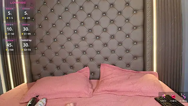 Snapshot of CAMILA_JHONS chatting on February 2025 01:11:02 PM CAMILA JHONS online show from February 2025 01:11:02 PM