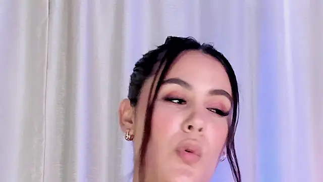 LexyRobert online show from January 2025 08:34:02 PM