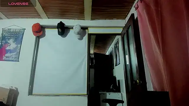 Snapshot of Nenita_Hot_ chatting on October 2025 01:25:01 AM Nenita Hot online show from October 2025 01:25:01 AM