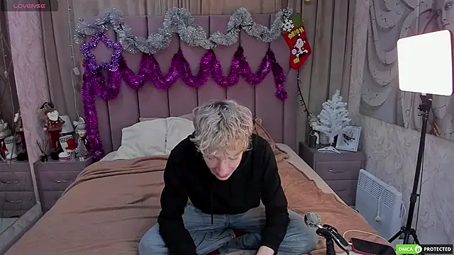 TrevorBenson online show from December 2025 03:22:02 AM