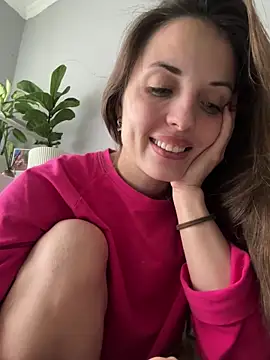 AmiLavs online show from December 2025 11:04:02 AM