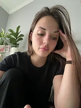 AmiLavs online show from December 2025 11:18:01 AM