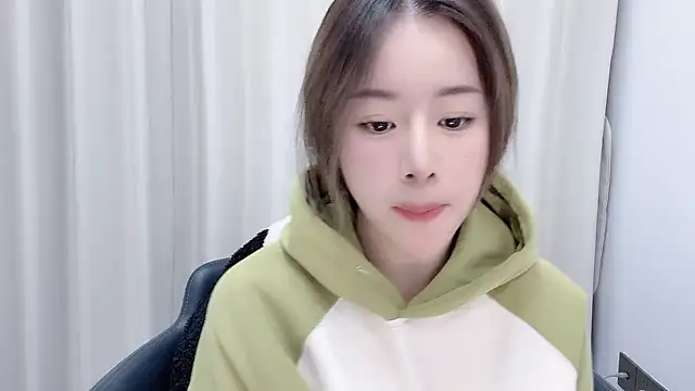 Snapshot of chloe-01 chatting on December 2024 12:28:01 PM chloe-01 online show from December 2024 12:28:01 PM