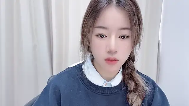 Snapshot of chloe-01 chatting on December 2024 04:23:02 AM chloe-01 online show from December 2024 04:23:02 AM