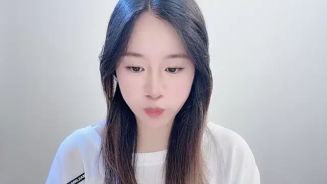 chloe-01 online show from November 2025 04:01:02 AM