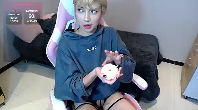 Snapshot of HiScarlett chatting on January 2025 01:47:01 PM HiScarlett online show from January 2025 01:47:01 PM