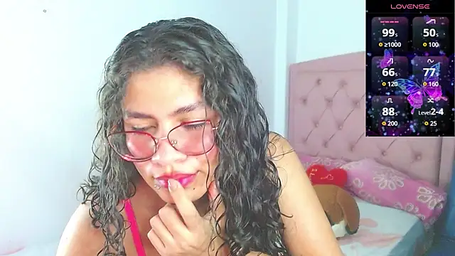 Snapshot of Cynthia_hazel chatting on October 2025 07:05:02 AM Cynthia hazel online show from October 2025 07:05:02 AM