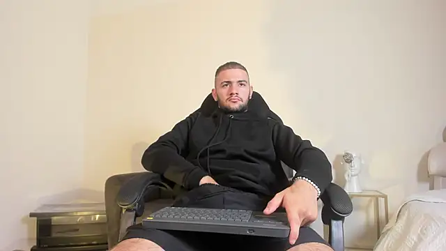 MaximusDick1  online show from June 2026 12:06:01 PM