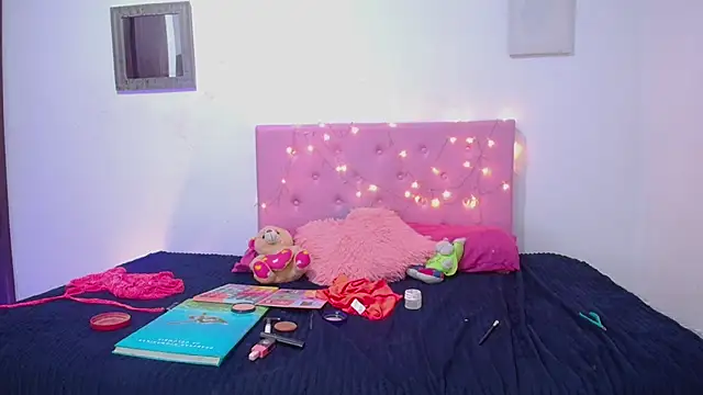 Snapshot of issa_kitty chatting on February 2025 11:41:02 PM issa kitty online show from February 2025 11:41:02 PM