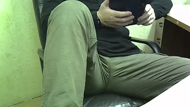 nikdov3 online show from November 2025 04:33:02 AM