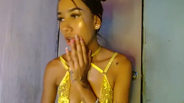 dulcelatina222 online show from March 2026 05:12:02 AM