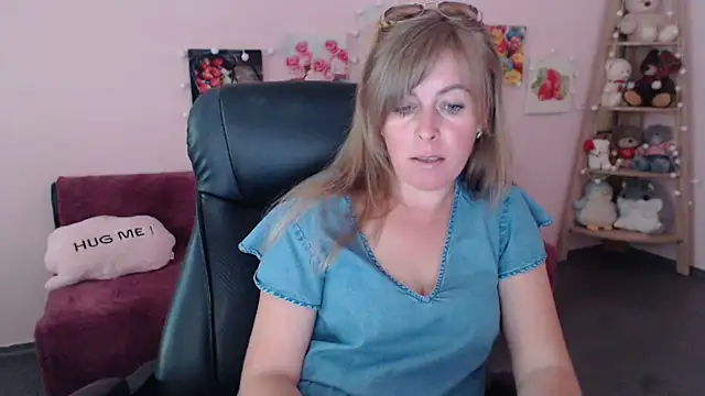 Snapshot of Hot_Milady chatting on June 2026 07:46:02 AM Hot Milady online show from June 2026 07:46:02 AM