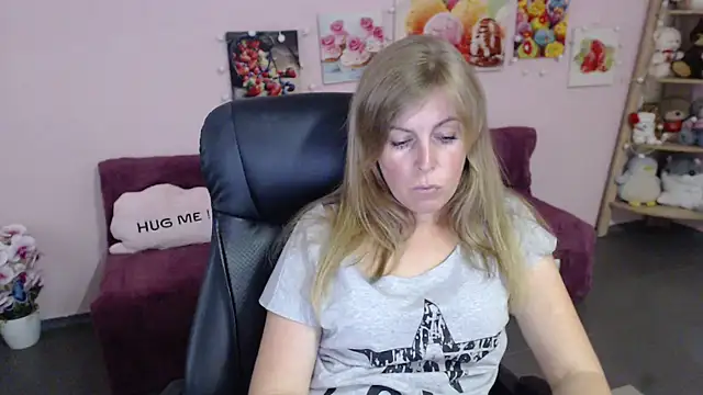 Snapshot of Hot_Milady chatting on July 2026 07:36:02 AM Hot Milady online show from July 2026 07:36:02 AM