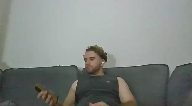 Snapshot of TomAlex chatting on December 2024 01:22:01 AM TomAlex online show from December 2024 01:22:01 AM