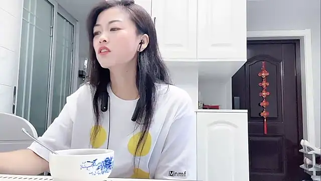 Snapshot of QianF-666 chatting on September 2025 12:32:01 AM QianF-666 online show from September 2025 12:32:01 AM