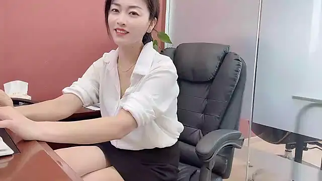 Snapshot of QianF-666 chatting on October 2025 02:31:01 AM QianF-666 online show from October 2025 02:31:01 AM