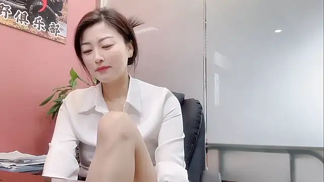 Snapshot of QianF-666 chatting on October 2025 02:12:02 AM QianF-666 online show from October 2025 02:12:02 AM