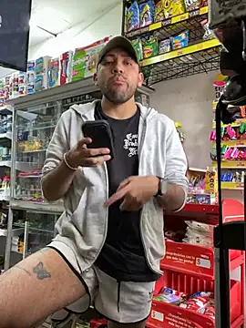 JuanZapata33 online show from April 2026 08:53:01 PM