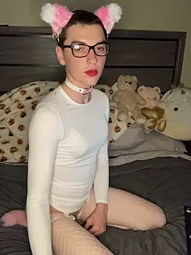 YourFavTwinkie online show from November 2025 05:50:01 AM