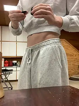 YourFavTwinkie online show from February 2026 04:32:01 AM