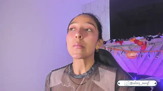 Valery wang online show from October 2025 11:50:01 AM