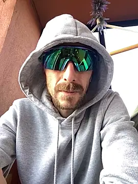 dann1111 online show from November 2025 02:28:01 PM