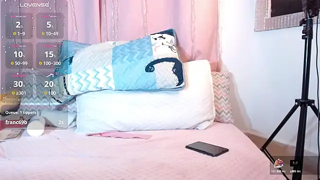 Snapshot of pamela_ chatting on February 2025 02:04:01 AM pamela  online show from February 2025 02:04:01 AM