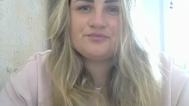 Snapshot of Honeydew-Waves chatting on June 2026 11:52:01 AM Honeydew-Waves online show from June 2026 11:52:01 AM