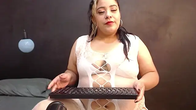 brendamaz online show from February 2025 12:28:01 PM