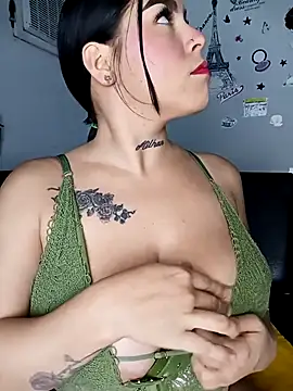 Snapshot of BigTits_Kitty chatting on October 2025 06:56:01 AM BigTits Kitty online show from October 2025 06:56:01 AM