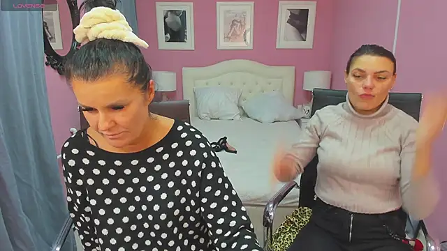 EricaAndPenelopa online show from December 2024 08:40:02 PM