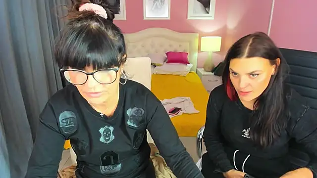 EricaAndPenelopa online show from November 2025 08:07:01 PM