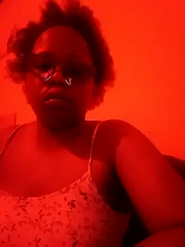 SWEETCLITYxxx online show from November 2025 06:00:02 PM