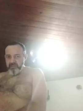 Leocesar37 online show from November 2025 03:12:02 AM