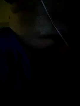 Snapshot of Leocesar37 chatting on May 2026 01:18:01 PM Leocesar37 online show from May 2026 01:18:01 PM