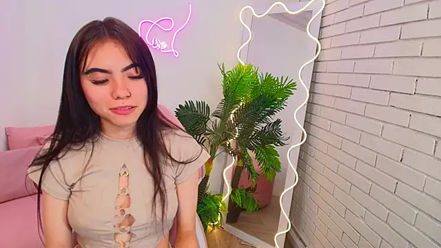 Roxanne tay online show from December 2024 09:41:01 AM