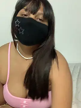 Snapshot of Jeroliee_viyana chatting on February 2025 06:17:01 PM Jeroliee viyana online show from February 2025 06:17:01 PM