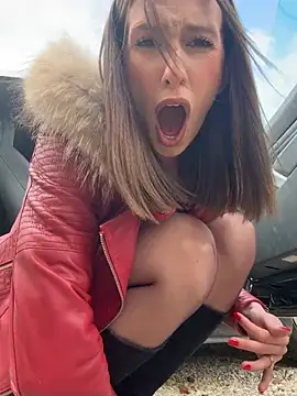 Snapshot of lola_tentatiion chatting on February 2026 12:33:02 PM lola tentatiion online show from February 2026 12:33:02 PM