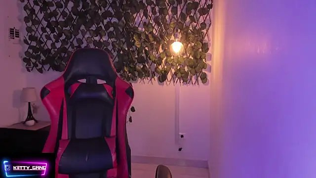 Kitty Gang online show from September 2025 02:24:01 AM