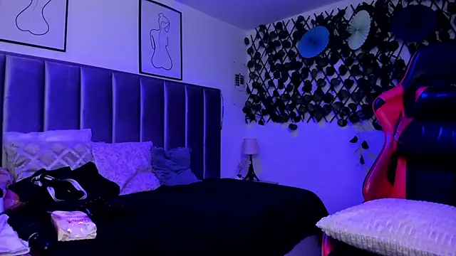 Kitty Gang online show from March 2026 01:55:02 AM