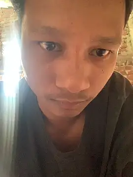 Snapshot of ShroveRising chatting on October 2025 03:25:01 AM ShroveRising online show from October 2025 03:25:01 AM