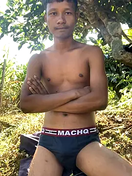 Snapshot of ShroveRising chatting on November 2025 04:18:02 AM ShroveRising online show from November 2025 04:18:02 AM