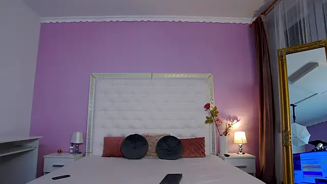 Lenna Paul online show from February 2026 05:12:01 AM