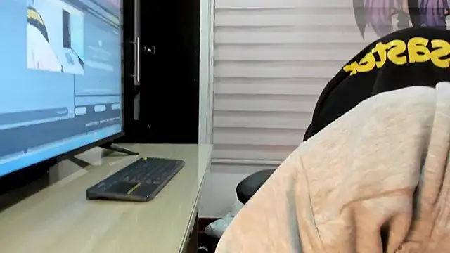 Snapshot of BaphyBaby chatting on October 2025 12:28:02 PM BaphyBaby online show from October 2025 12:28:02 PM