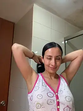 yaralyminjo2 online show from December 2024 01:18:02 PM